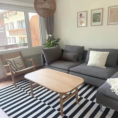 Gorgeous Modern Mountain View Flat In With Free Parking