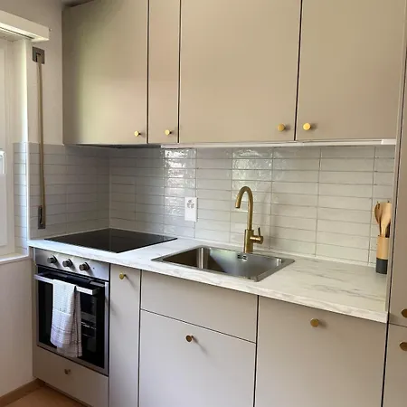 Apartman Gorgeous Modern Mountain View Flat In With Free Parking
