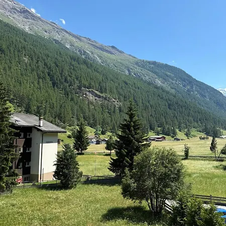 Gorgeous Modern Mountain View Flat In With Free Parking